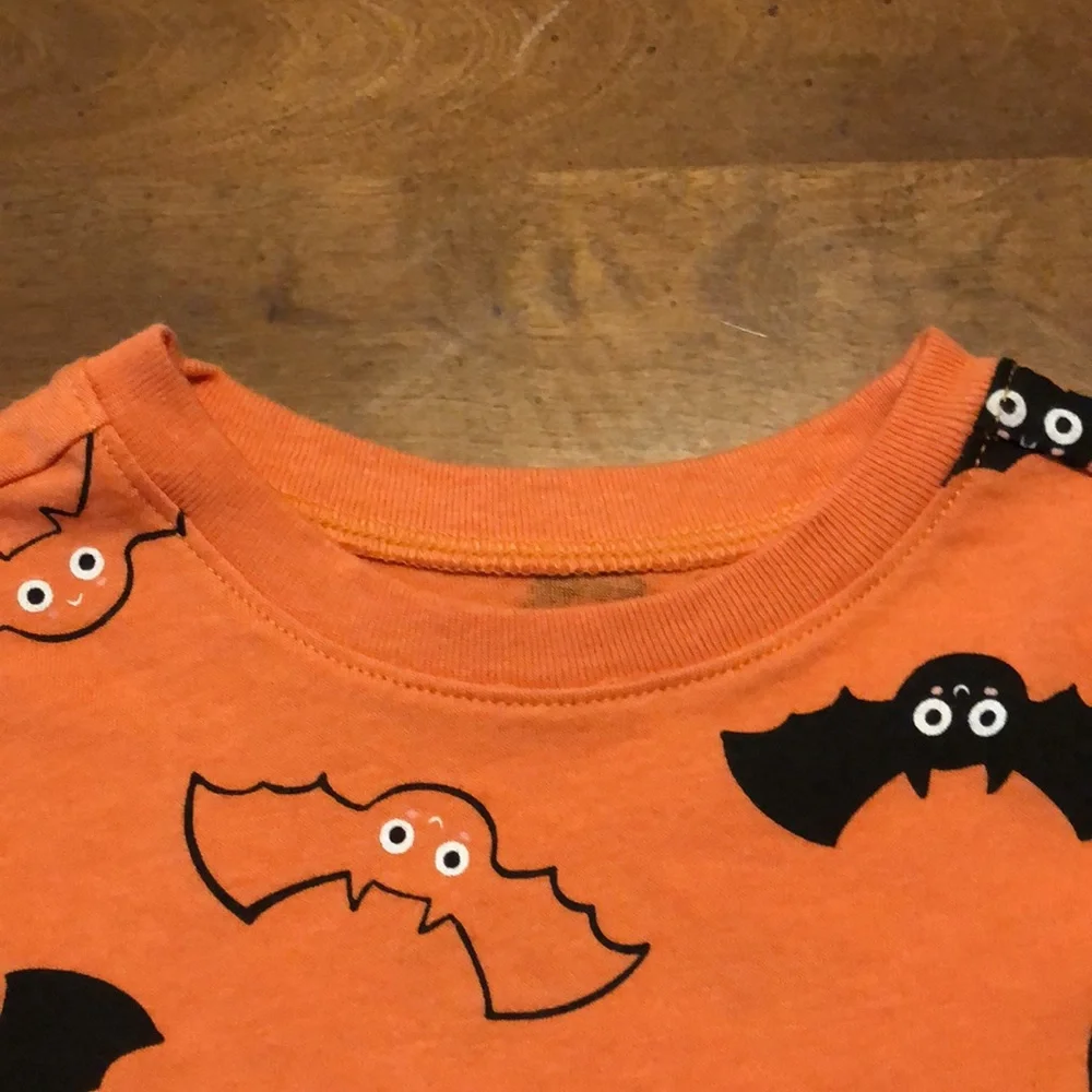Old Navy unisex long sleeve cute Bat Halloween shirt